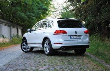 Samochody Volkswagen Touareg 3,0 V6 TDI – prestiż dla ludu?