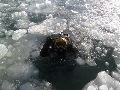 Nurkowanie pod lodem