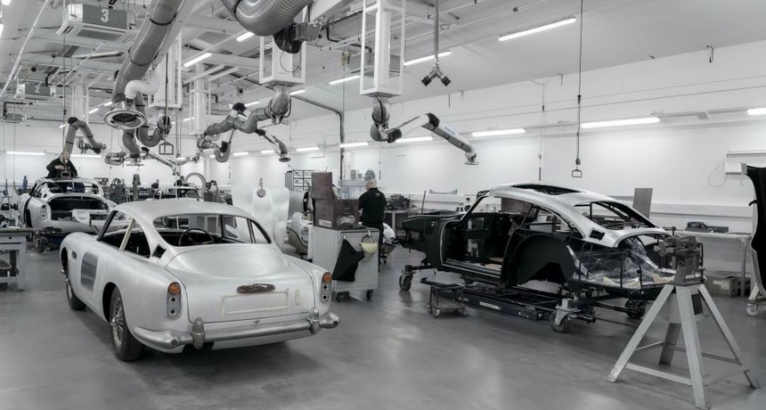 Aston Martin wznawia produkcję „bondowskiego” DB5