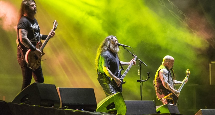 Slayer - zdjęcie zespołu na scenie