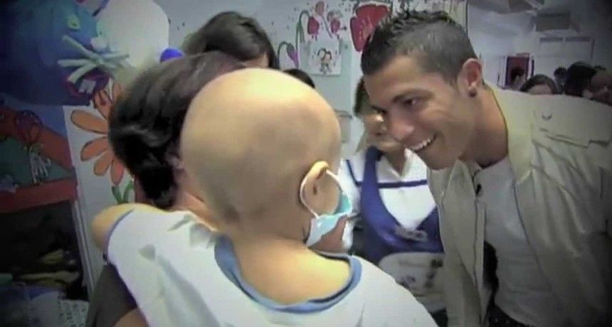 Cristiano Ronaldo charytatywnie pomaga chorym dzieciom
