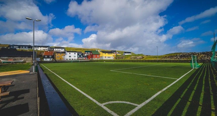 Stadion piłkarski w Nolsoy na Wyspach Owczych