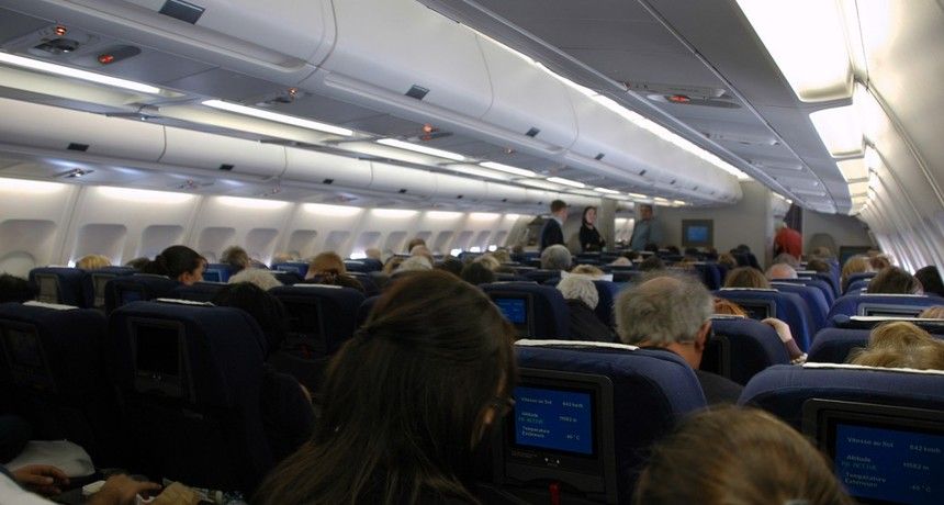 Wnętrze samolotu pasażerskiego