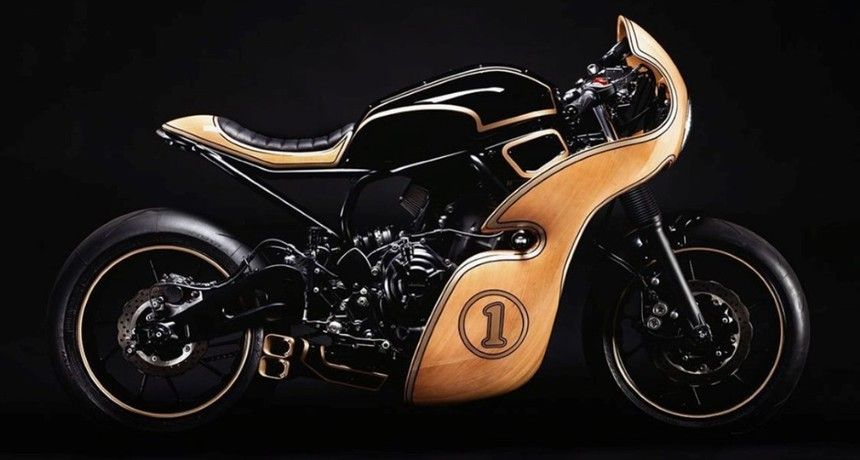Drewniany motocykl od francuskiego artysty
