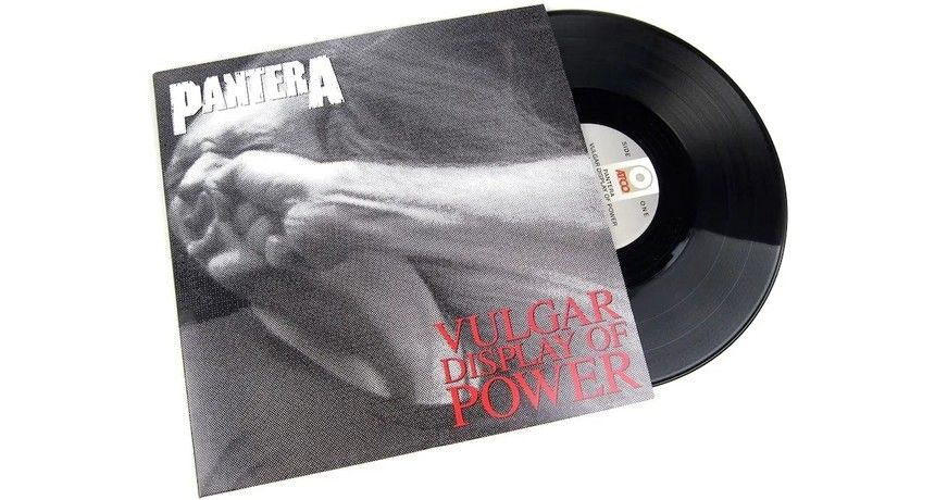 „Vulgar Display of Power” - okładka płyty