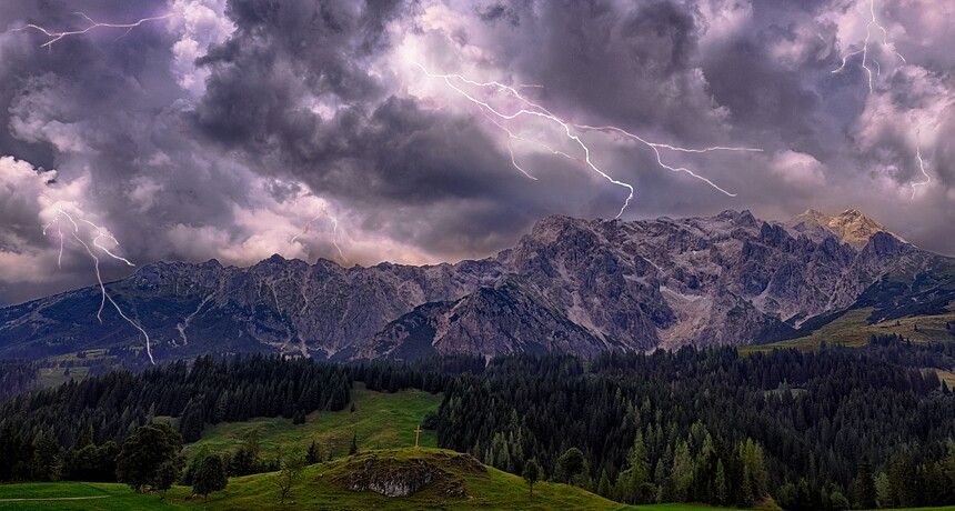Zdjęcie burzy w górach
