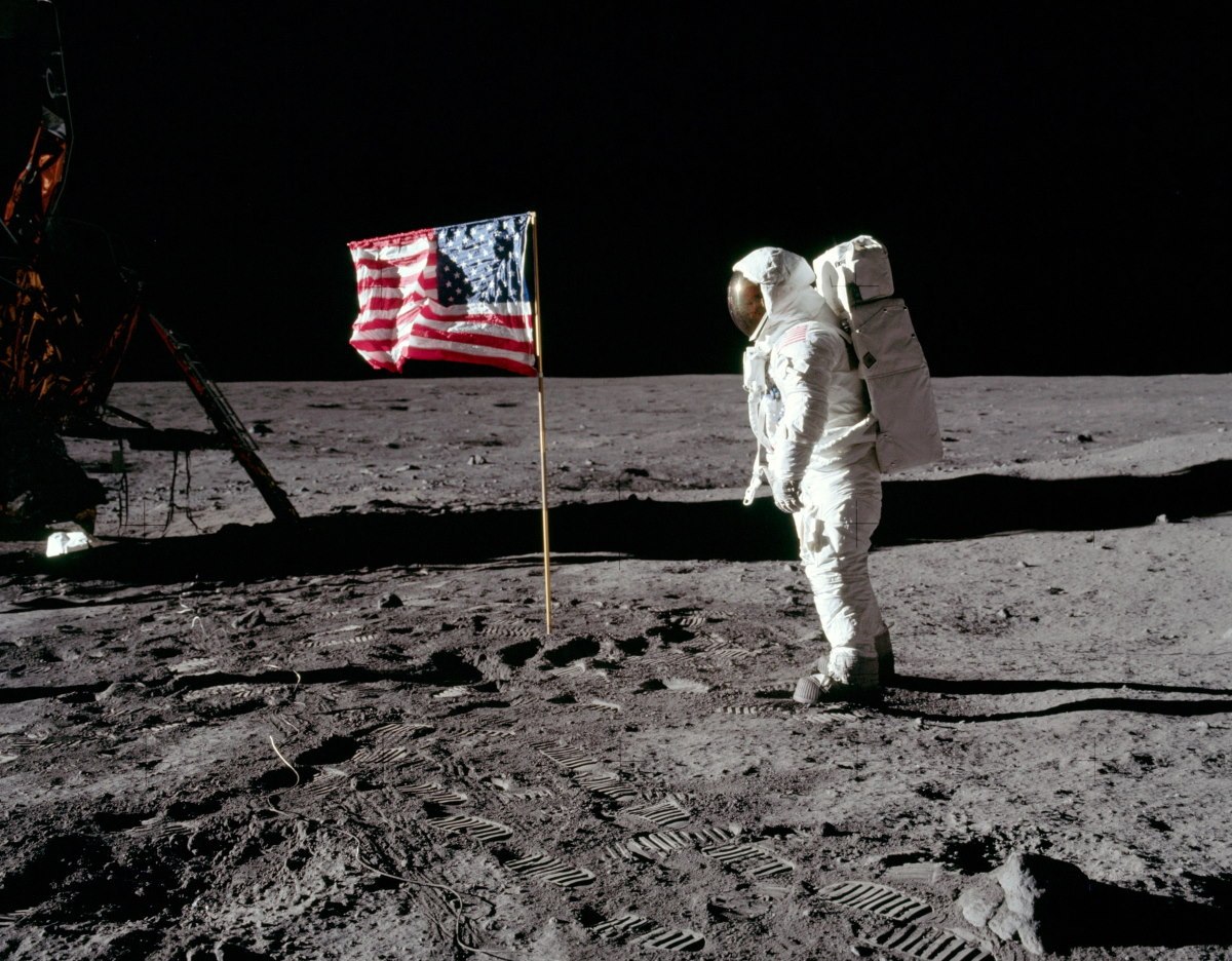Lądowanie na Księżycu flaga