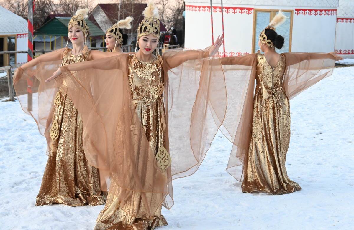 tańczące kobiety Kazachstan