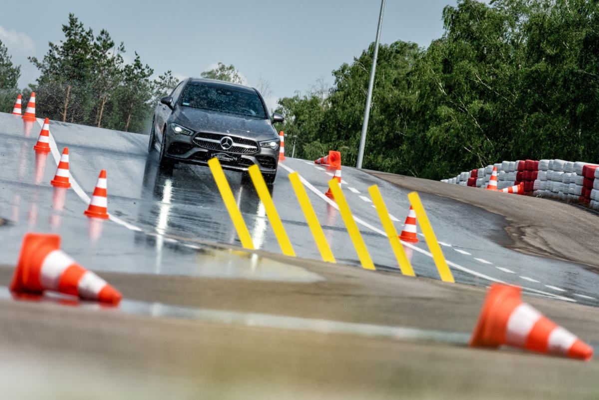 Mercedes-Benz Safety Experience 