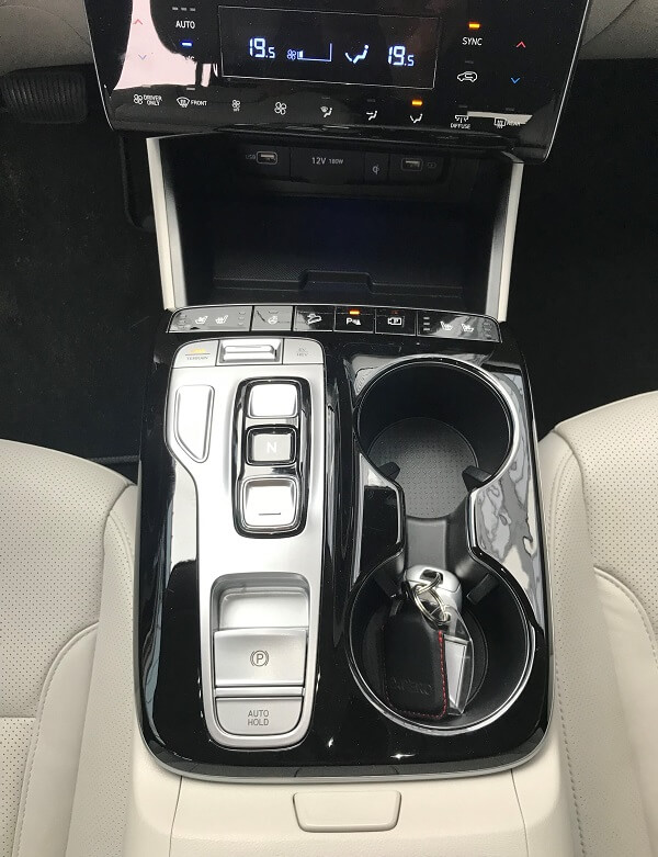 Hyundai Tucson 1.6 T-GDI PHEV panel klimatyzacji