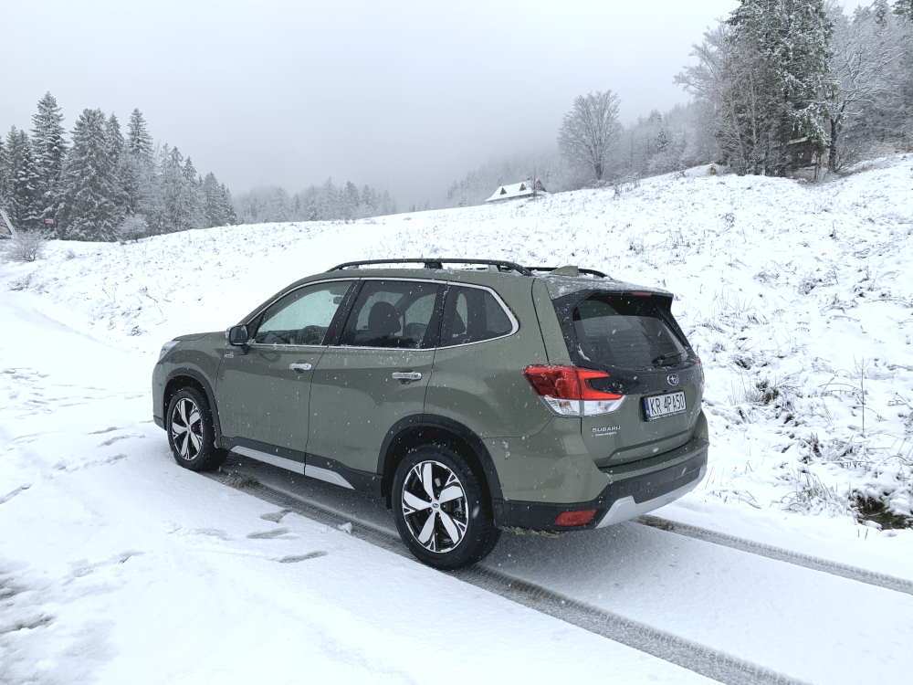 Nowy Subaru Forester tył