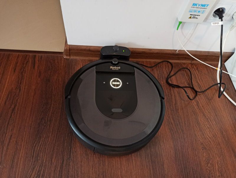 iRobot Roomba i7 - stacja dokująca