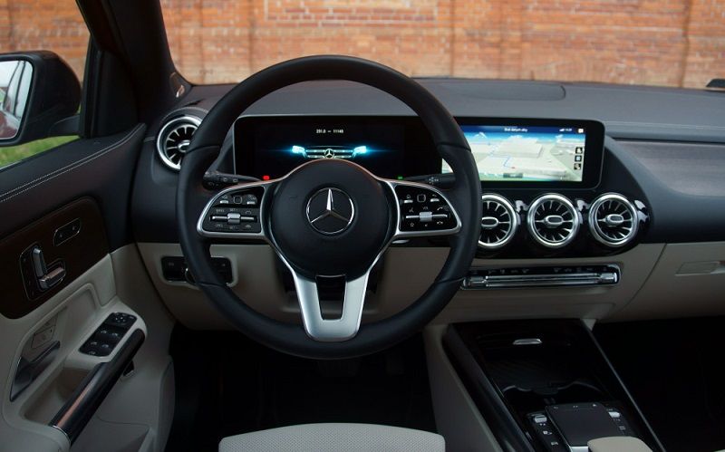 Mercedes GLA wnętrze
