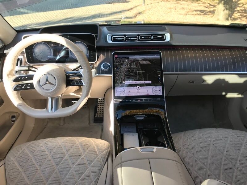 Mercedes-Benz S 500 4MATIC L wnętrze