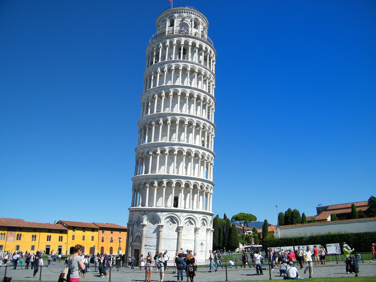 Krzywa Wieża we włoskiej Pizie