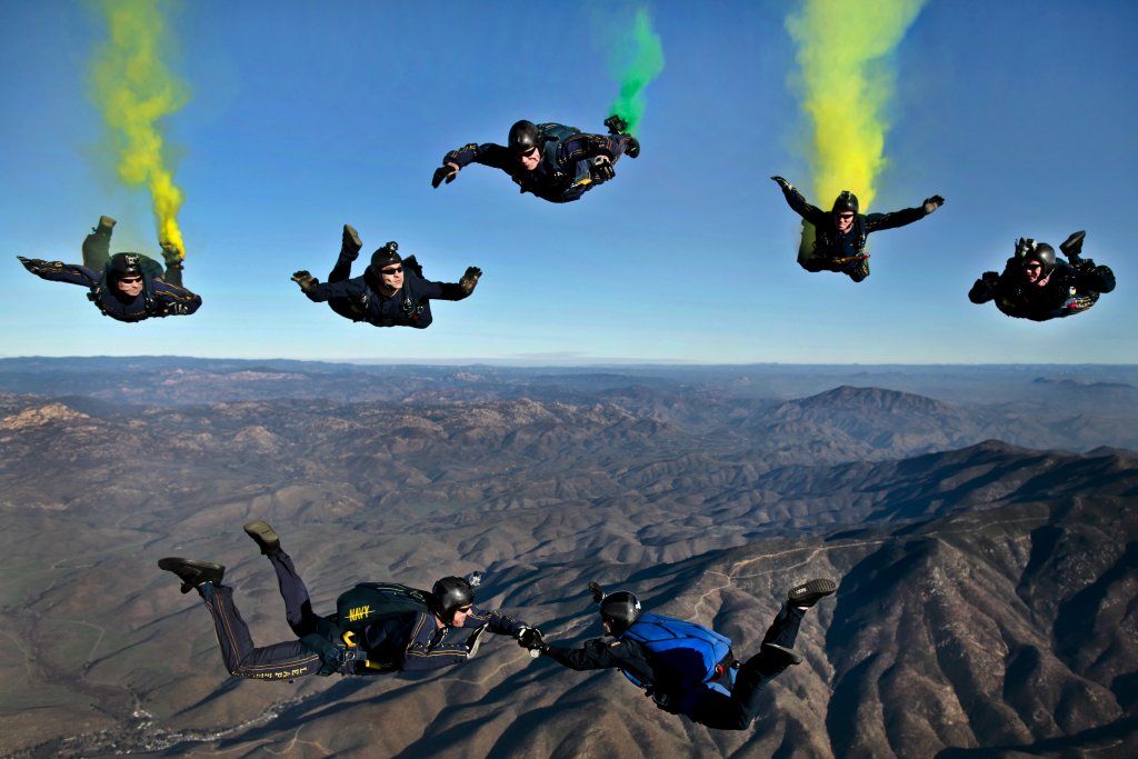 Skoki spadochronowe - sport nieco niesłusznie uważany za szczególnie niebezpieczny
