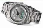 W 1999 roku, Tissot integruje zaawansowaną technologię i zegarmistrzostwo, dosłownie rewolucjonizując zegarmistrzowski świat. Tissot dokonał przełomu tworząc pierwsze na świecie szkło dotykowe w zegarku Tissot T-Touch. Już pierwsza generacja linii zegarków T-Touch oferowała szeroki zakres aktywowanych dotykiem funkcji (prognozę pogody, wysokościomierz, chronograf, kompas, alarm i termometr).

